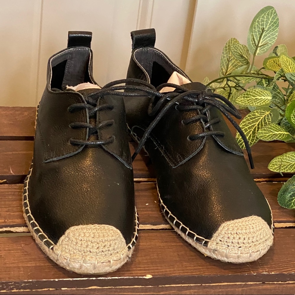 Comfortable Soft Leather Crocheted Tip Shoes - image 2